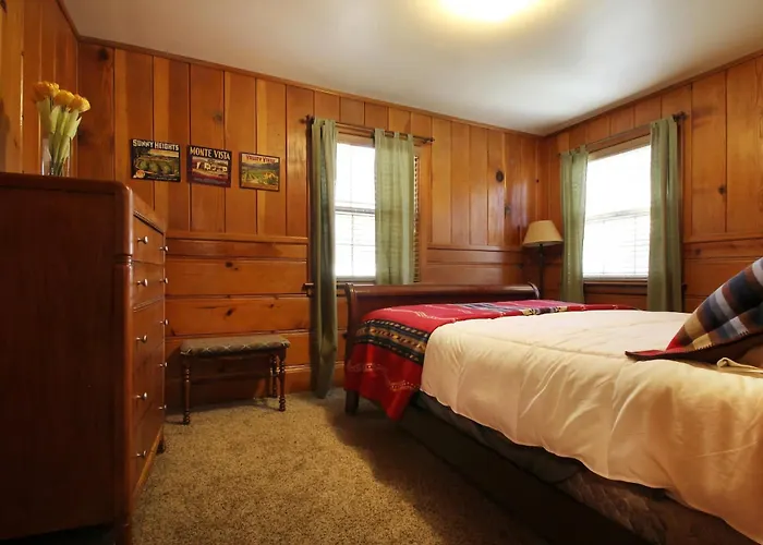 Ahwahnee-Be Vintage Cabin - Walk To Town!