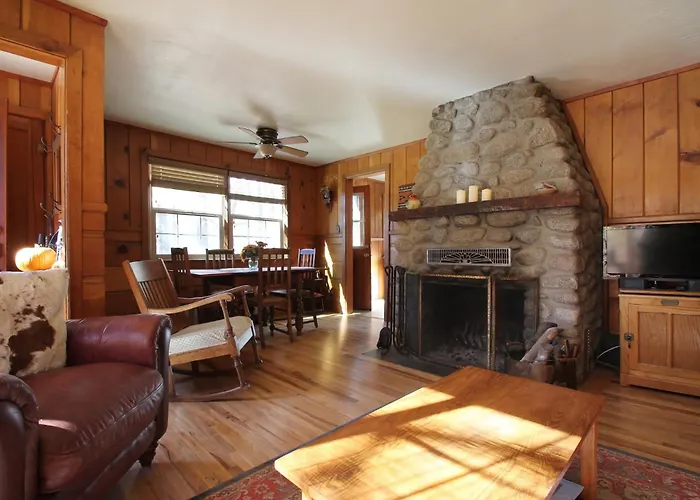 Ahwahnee-Be Vintage Cabin - Walk To Town!