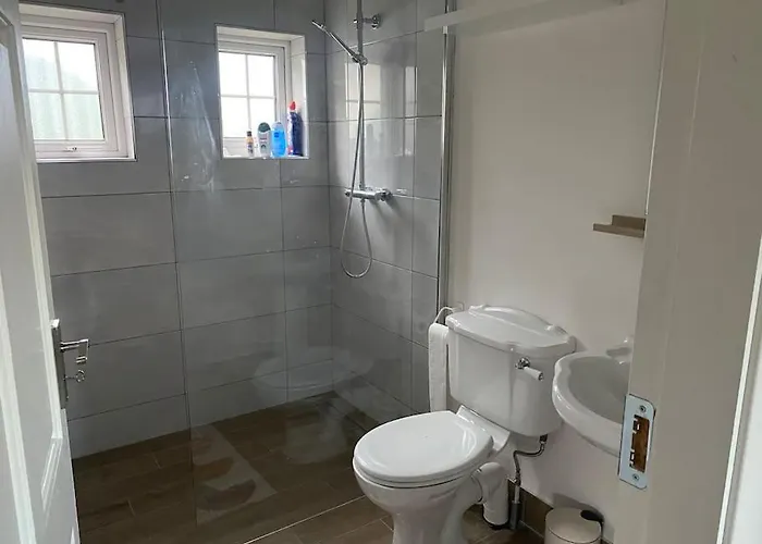 Relaxing Seaside Apartment In Garryvoe .