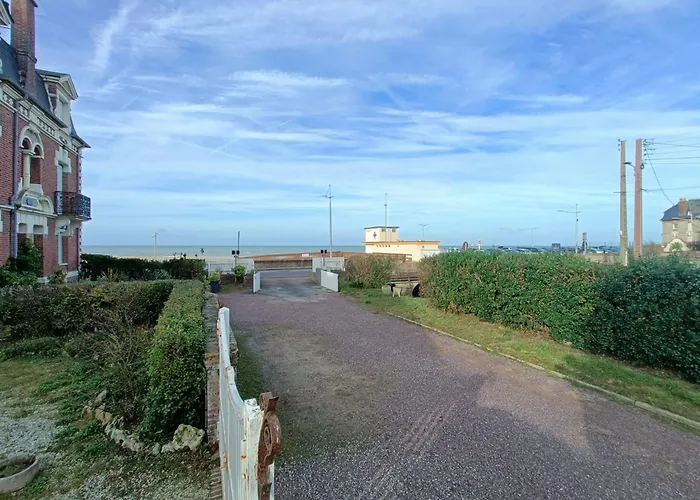 Une Parenthese En Bord De Mer