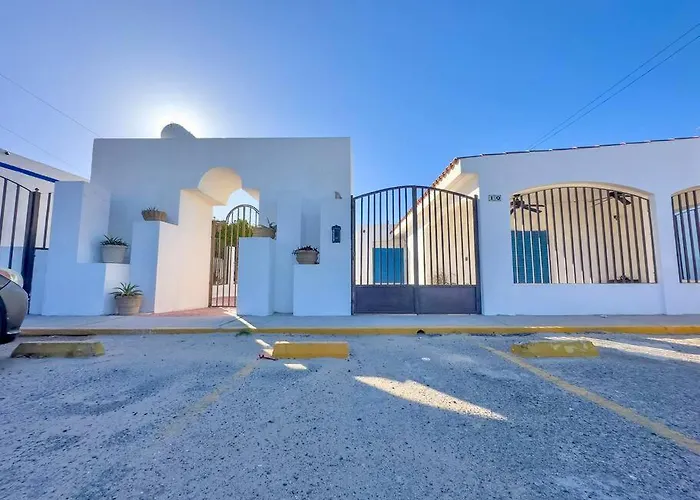 Casa Georgia At Kino Bay - Moderna Y Acogedora.
