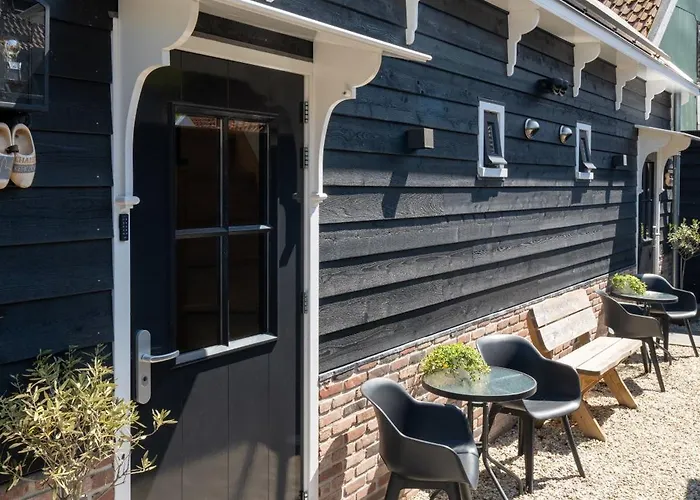 Luxury Chalets Monnickendam