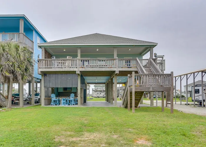 Walk To Sand! Home W/ Wide-Open Ocean Views + Bar