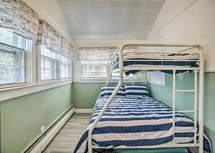 Coastal Comfort Near The Bay! 'Buttermilk Cottage'