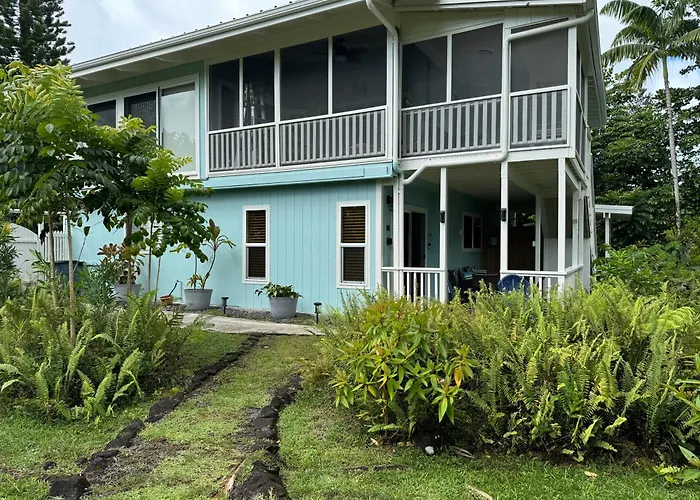 Hale O Malu At Kaloli Point
