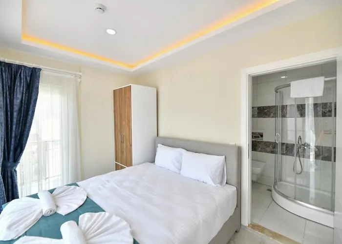 Lamira Apart Holiday&Guest House