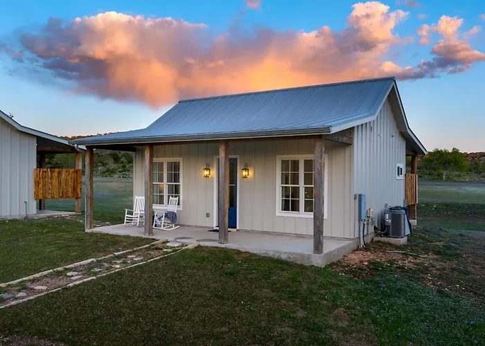 Bluebonnet Cottage With Hot Tub & Views