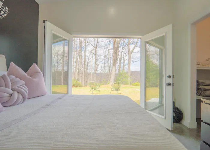 Secluded, Unique, Modern, Mountain Home Near River!