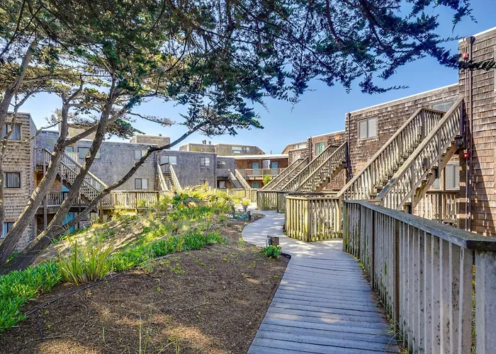 Watsonville Condo W/ Ocean Views & Beach Access