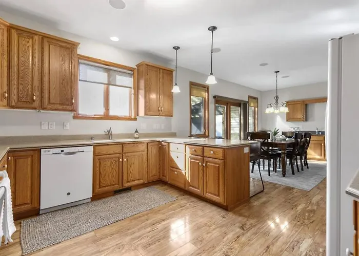 Kalbus House Spacious Lake Winnebago Retreat, Boat Launch, Newly Updated