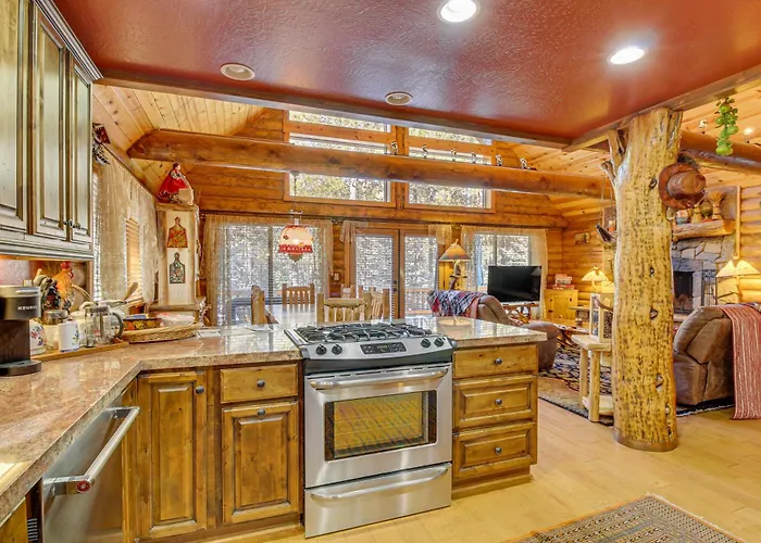 Family-Friendly Cabin W/ Fire Pit In Forest Lakes