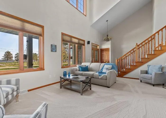 Kalbus House Spacious Lake Winnebago Retreat, Boat Launch, Newly Updated