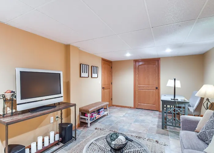 Galena Townhome W/ Deck & Golf Course View!