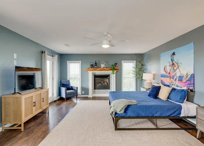 3 Acres W Pool Close Lake Access And 5 King Beds 3 Baths Plus Half Bath Note Apartment Also Onsite