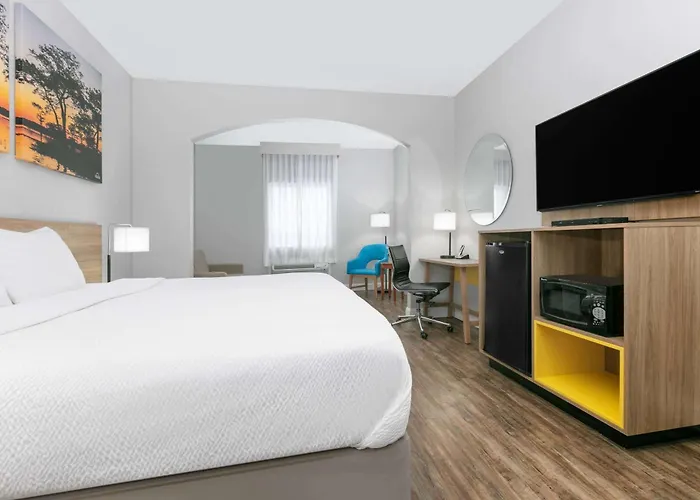 Days Inn & Suites By Wyndham Cabot