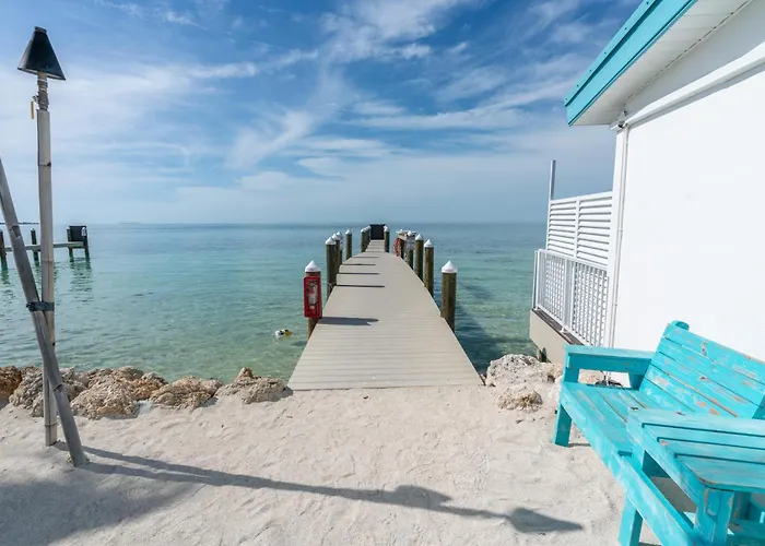Edgewater Lodge