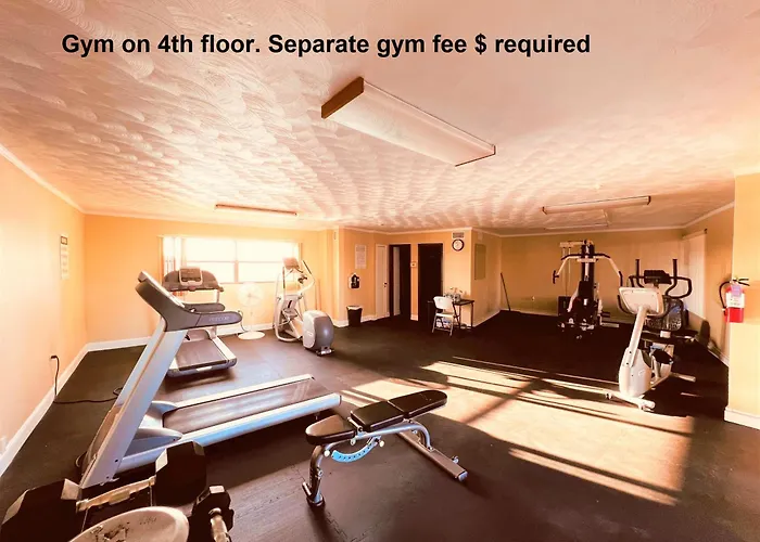 Bayshore Yatch Tennis Condo 2Br 3 Beds, Walking Distance To Beautiful Quite Beach