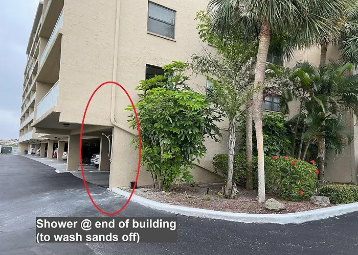Bayshore Yatch Tennis Condo 2Br 3 Beds, Walking Distance To Beautiful Quite Beach