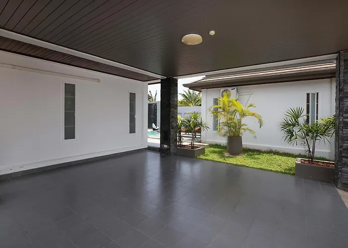 3Br Villa Marine With Private Pool, Waterfalls In Naiharn Beach