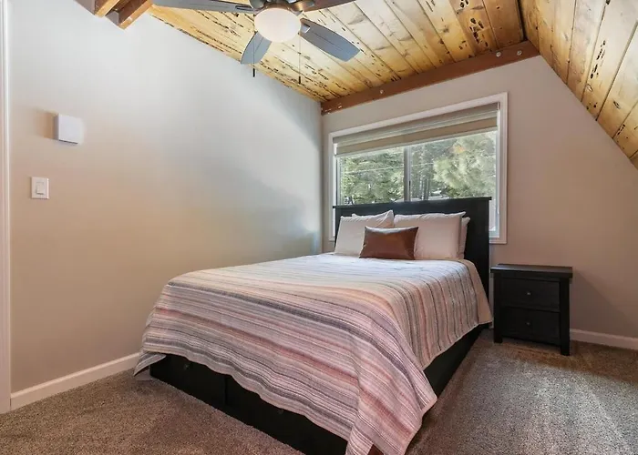 Rustic And Modern 3Bdr Tahoe Cabin