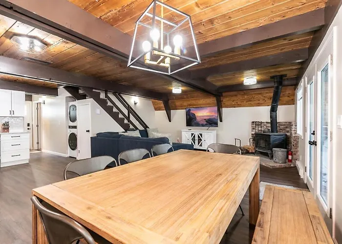 Rustic And Modern 3Bdr Tahoe Cabin
