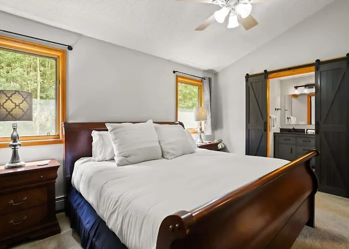 Gorgeous 4Br Home With An Amazing Mountain Setting