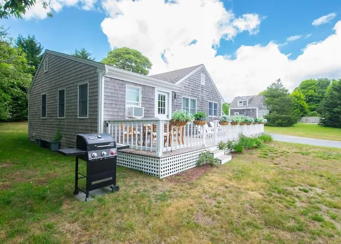 Wrap-Around Porch Mins To Beach