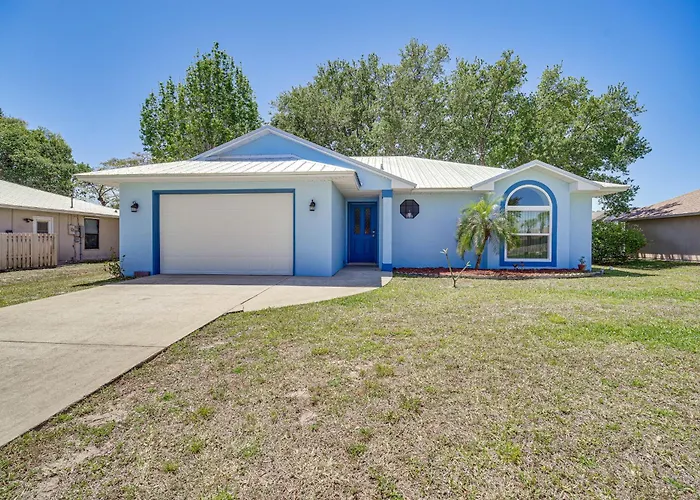 Pet-Friendly Sebastian Home: W/ Porch + Lake View!