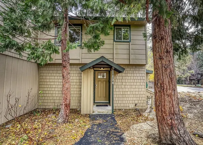 Luxurious 2Bd Smart Home Near Beach