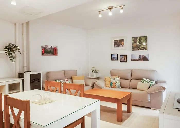 2 Bedroom Beautiful Home In Carmona