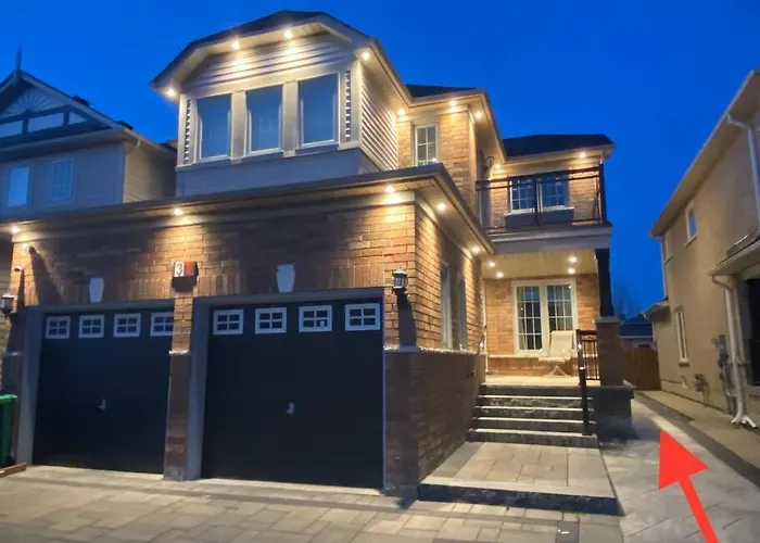 French Charm In Brampton 2 Bdrm Bsmt Apt