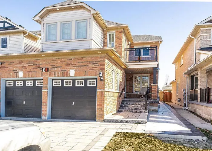 French Charm In Brampton 2 Bdrm Bsmt Apt