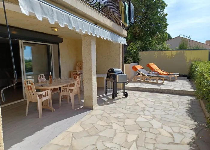 Appartement Rez De Jardin Dans Villa Vue Mer