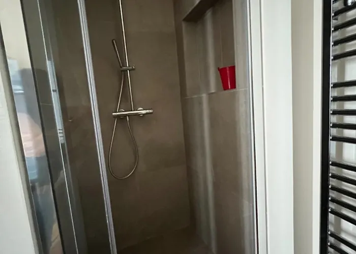 Hyper Centre ,Jolie Chambre Climatisee Avec Parking Securise Gratuit