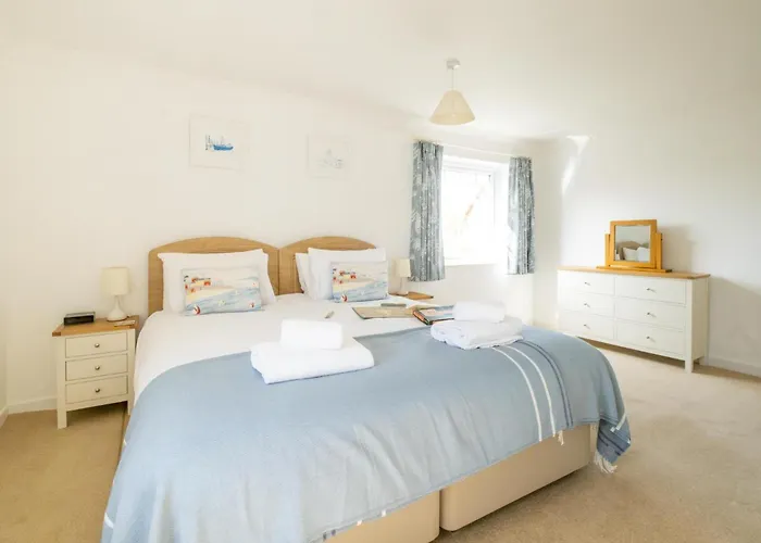 Annies House, #Thorpeness - Close To The Beach, Thorpeness Boating Meare, Golf And Country Club And Dolphin Public House - Close To #Aldeburgh - Manage By Aldeburgh Coastal Cottages