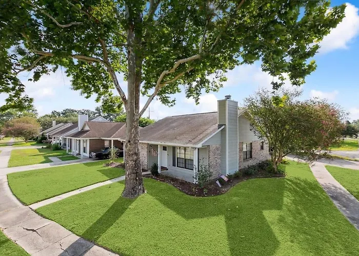 Cozy Retreat In The Heart Of Baton Rouge