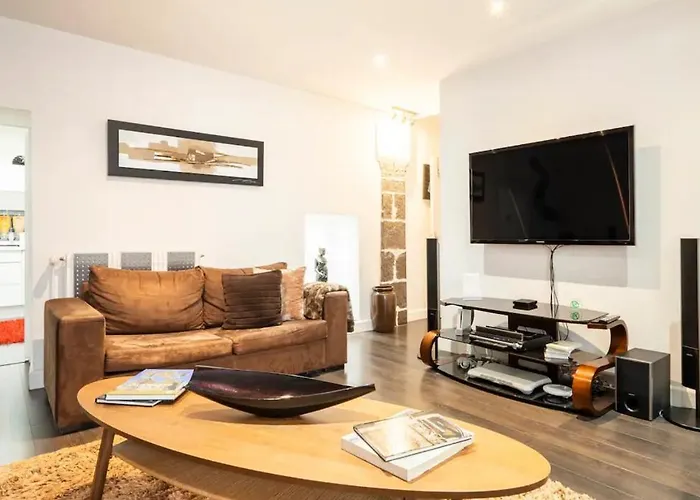 Appartement Clermont-Ferrand Petit-Dejeuner, Menage Parking Gratuits