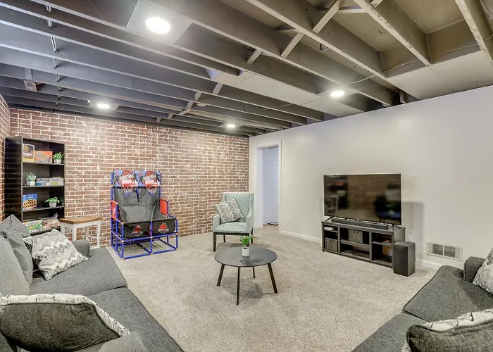 Family-Friendly Lincoln Home W/ Sandbox & Grill!