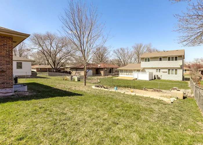 Family-Friendly Lincoln Home W/ Sandbox & Grill!