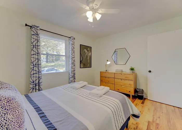 Modern Renovated Apartment
