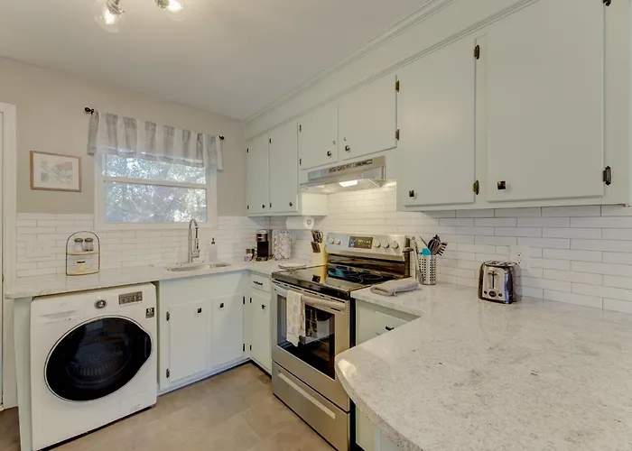 Modern Renovated Apartment