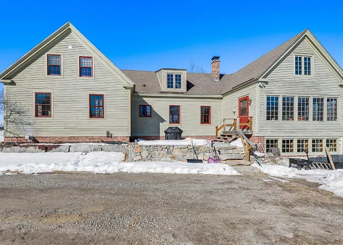 Charming Lovell Farmhouse - 17 Acres W/ Mtn Views!