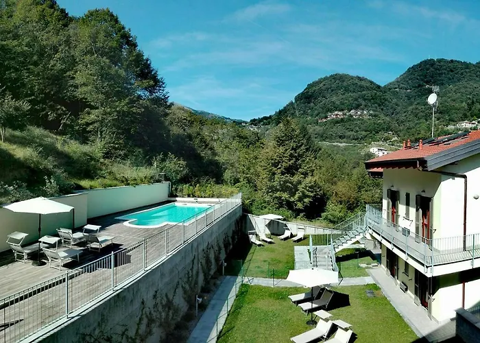 Vista Dolce Isola _ Lakeview Pool, Terrace & Garden Apartment