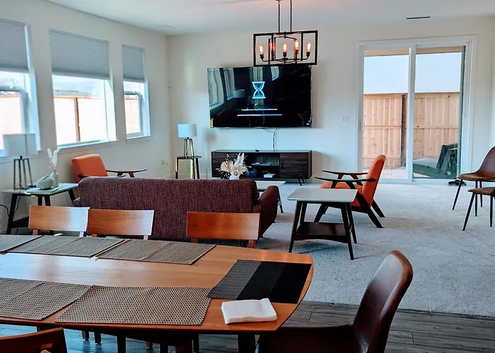 Modern, Spacious & Relaxing Home In Sparks, Nv