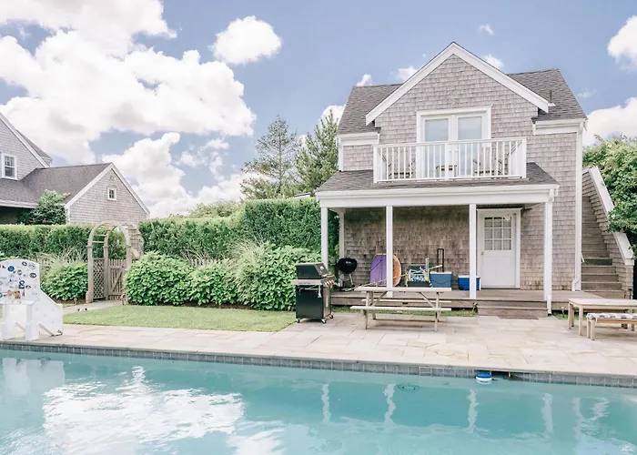 Relaxing Guesthouse With Pool, Stunning Views Close To Beach