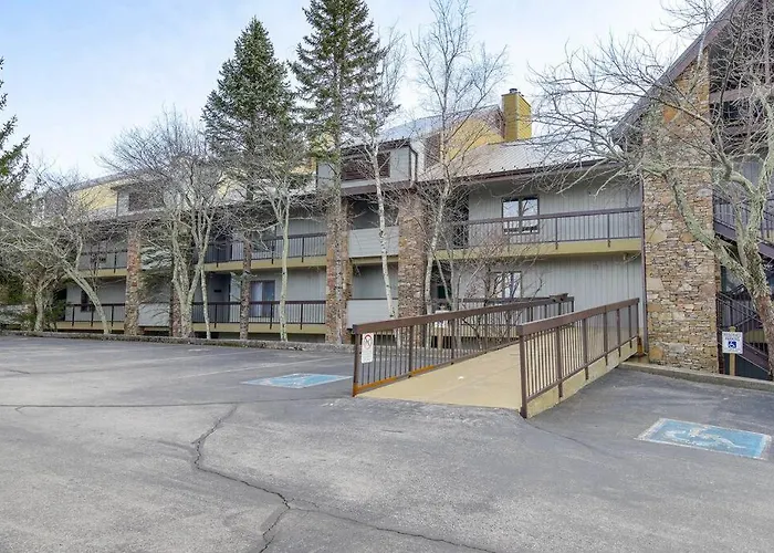 Lux Retro Getaway W/ Ober & Smoky Mtn Views!