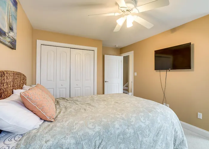 Long Beach Island Townhome W/ Rooftop Deck & Grill