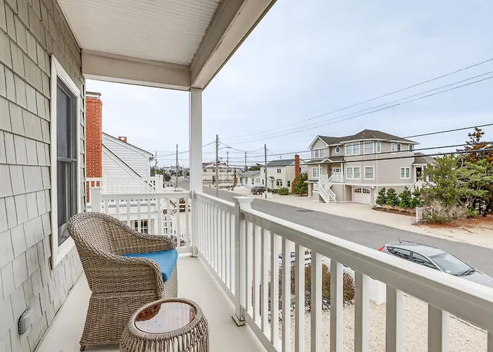 Long Beach Island Townhome W/ Rooftop Deck & Grill