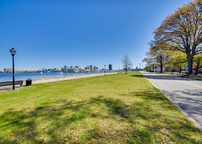 Waterfront Portsmouth Apt: 1/2 Mi To Dtwn & Ferry