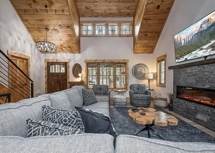 West Oak - Hot Tub, Boat Slip, Outdoor Fireplace